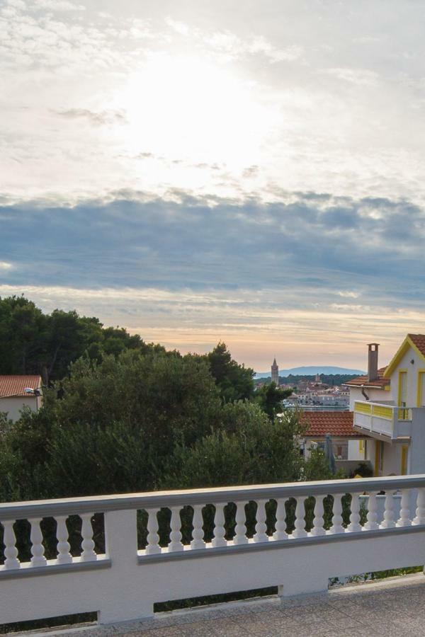 Violet Banjol Exterior foto